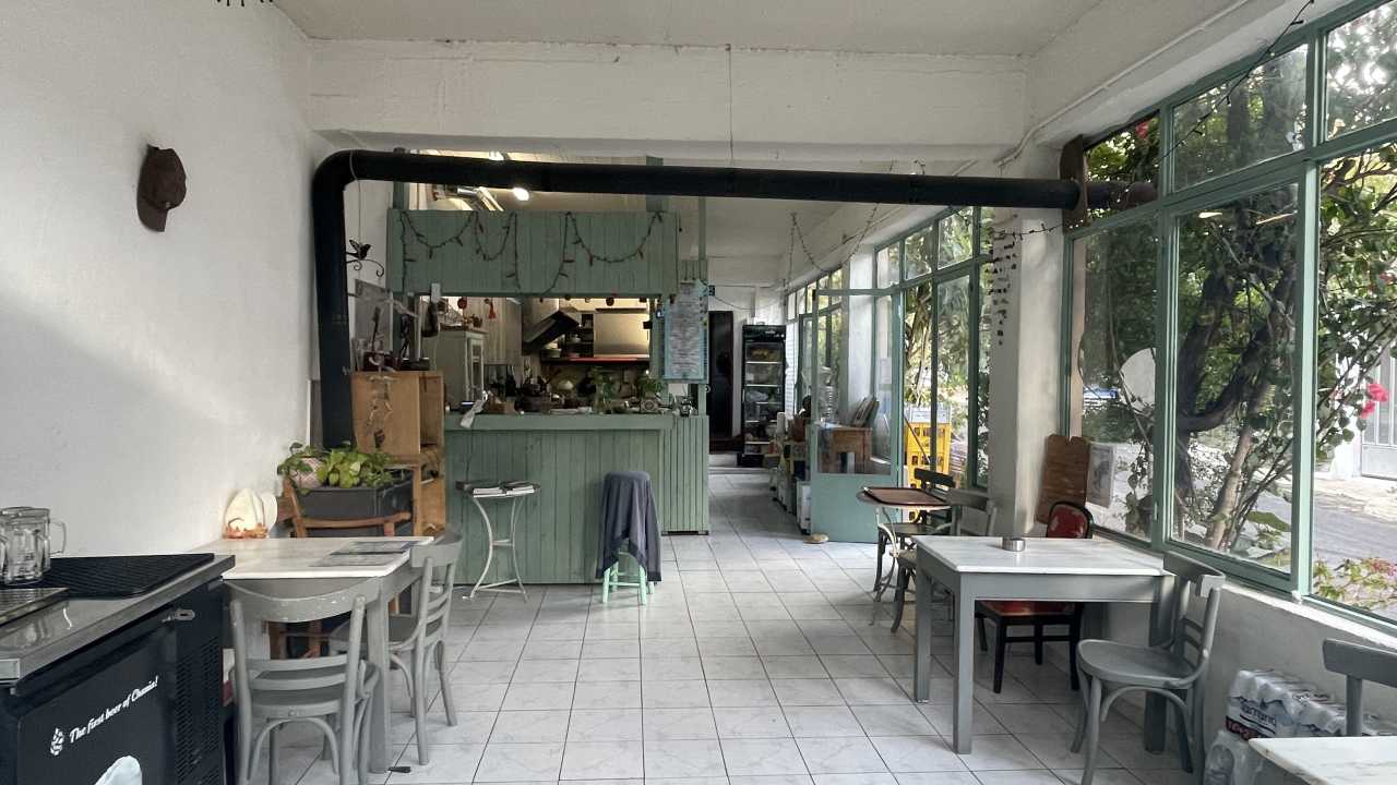 Το καφενείο του Αζωγυρέ