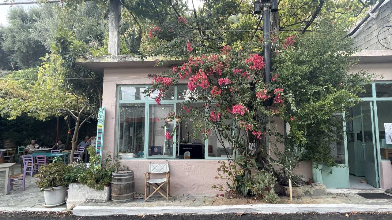 Το καφενείο του Αζωγυρέ